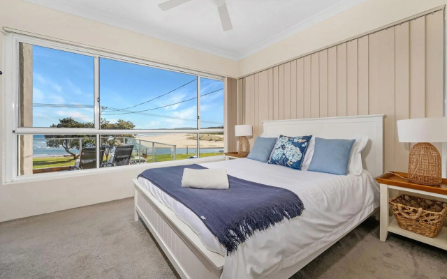 The Rotunda @ Gerroa - Pet Friendly Beachfront