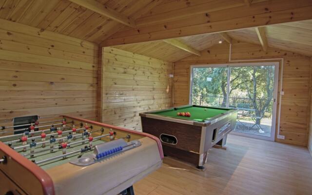 Modern Villa with Private Pool in Ledenon