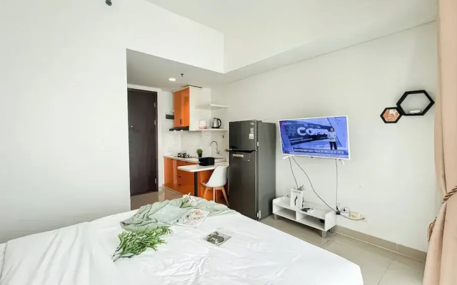 Contemporary Studio At Apartment Lrt City Bekasi