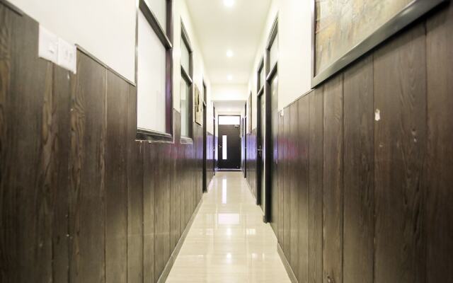 OYO 3232 Royal Inn