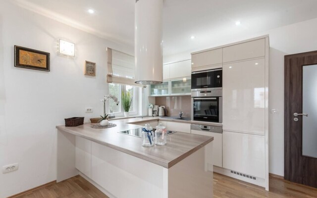 Penthouse Milda 4 Up To 6 Guests, Zadar