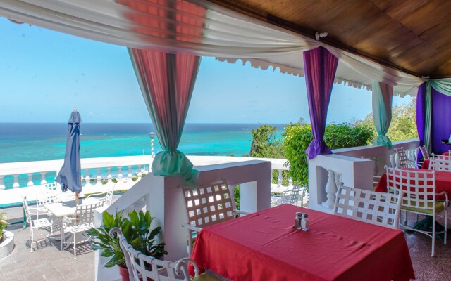 Sky Box Beach Suite at Montego Bay Club