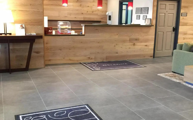 Country Inn & Suites by Radisson, Novi, MI