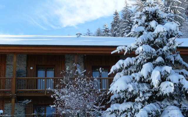 Chalet Village Courbaton