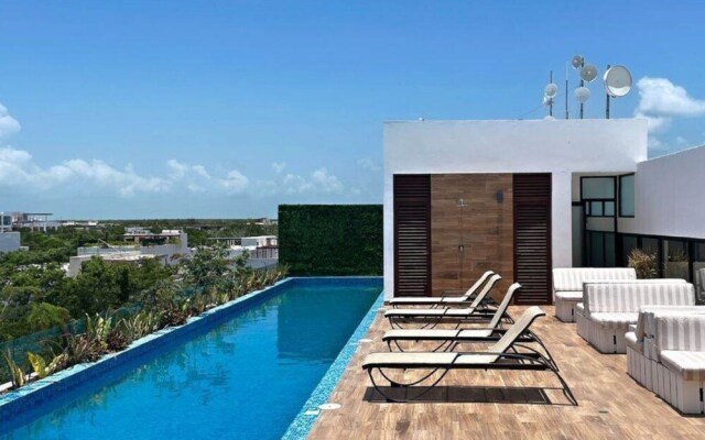 Amira Central 303 By Lockey