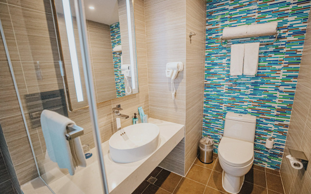 Holiday Inn Express Yingkou Onelong Plaza by IHG