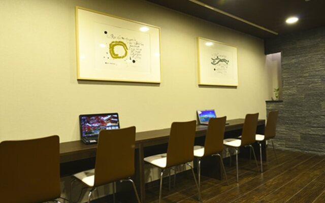 Capsule Hotel B&S Eco-Cube Shinsaibashi