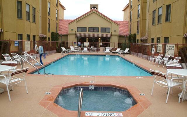 Hampton Inn & Suites El Paso-Airport