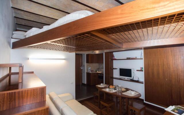 Trevi Fountain - Lovely Loft Apartment