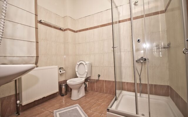 Pliades Hotel