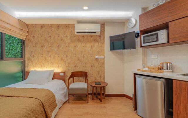 Moon West Lake Serviced Apartment