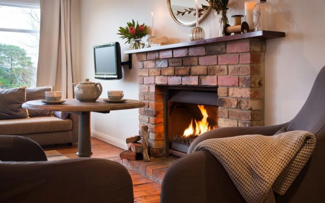 Azure Daylesford Guest House