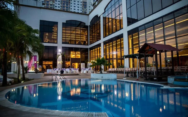 Grand Riverview Hotel