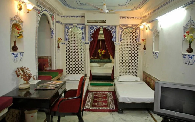 Shree Jagdish Mahal Heritage Hotel