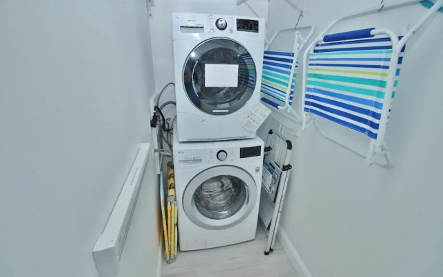 Sea Coast Gardens III 302