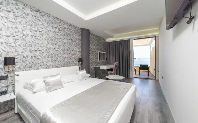 Luxury Rooms Seven