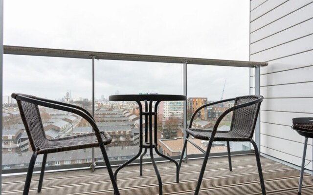 Modern 1 Bedroom Apartment Near Canary Wharf With Balcony