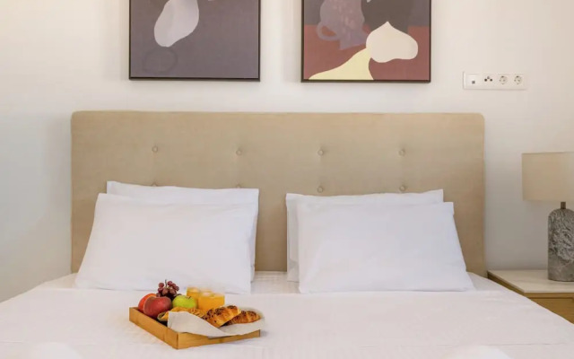 Sanders Paros Gardens