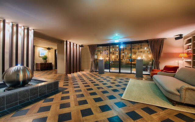 Mondrian Suites Berlin Checkpoint Charlie