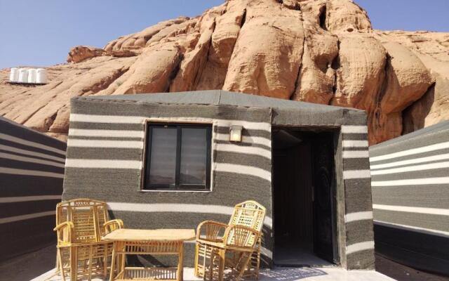 Glamping at wadi rum under the sun