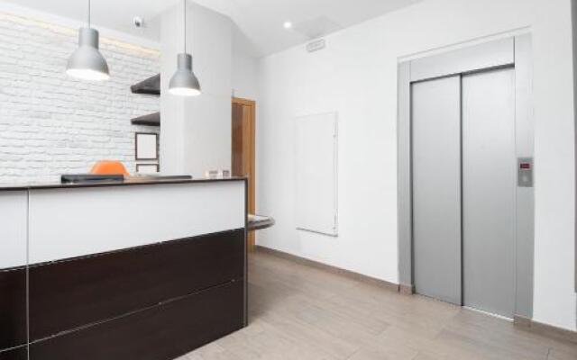 Plaza 5 Carabanchel Apartment