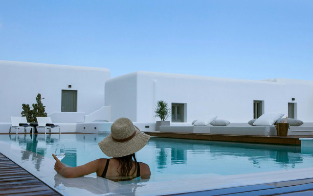 Amyth of Mykonos Super Paradise