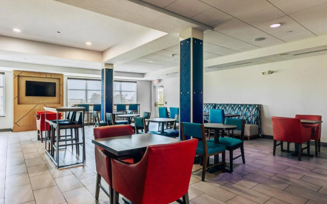Holiday Inn Express Salinas by IHG