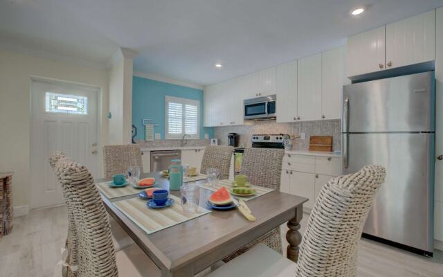 Lulu's Key House Leatherback 2/2 Downstairs