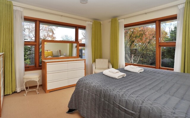 Woodbury Villa