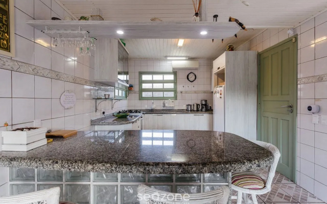 Pleasant Townhouse w/ BBQ 90m From the Sea Rdd657