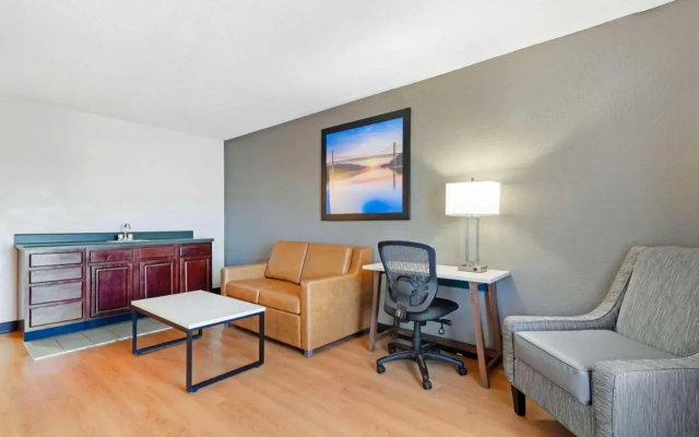 Holiday Inn Express Valley W Point Area