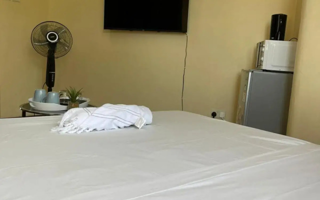 SeaOne Nyali Mombasa Private Studio w/ pool