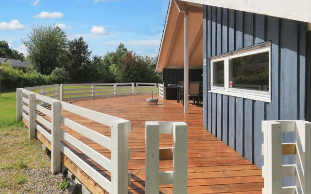 6 Person Holiday Home in Vaeggerlose
