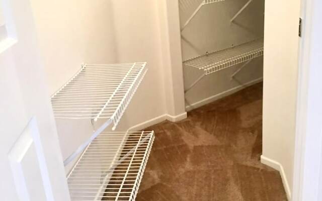 Beautiful 3 Bedroom Townhome in Irvine