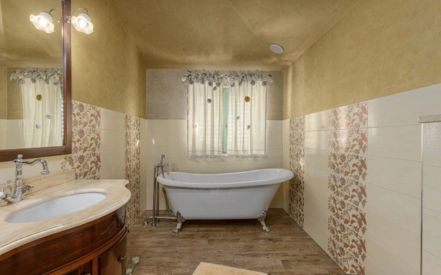 Amazing Pool & Whirlpool Villa Mirna