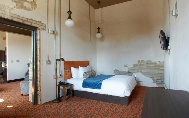 The Brewhouse Inn & Suites