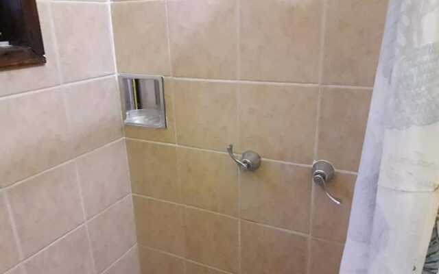 "room in B&B - Cancun Guest House 3 Near Ado bus Terminal and 25 min From/to Airport by Shuttle"