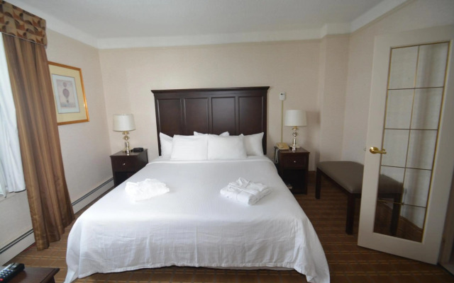 Prince Arthur Waterfront Hotel & Suites