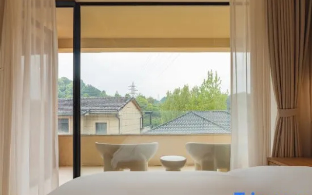 Longshang Jingyue B&B