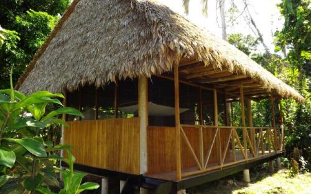 Tres Chimbadas Lake Lodge