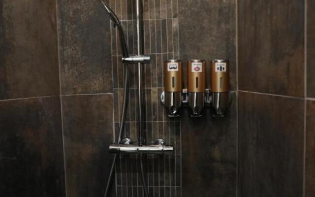 * Les Suites Aux Étoiles *