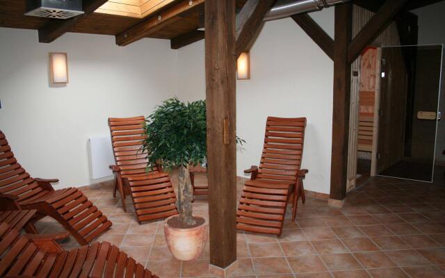 Schloss und Gut Liebenberg