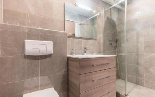 Families And Friends - Center - 110 Sqm