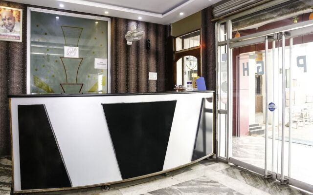 OYO 28071 Hotel Prakash Regency