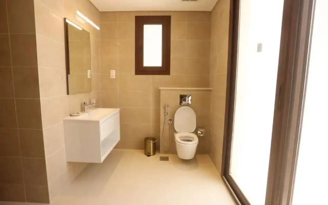 Peaceful 2-bedroom Pool Escape