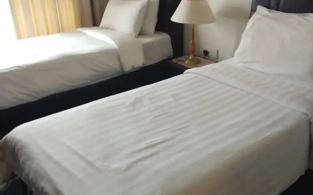 SM service suite Times Square