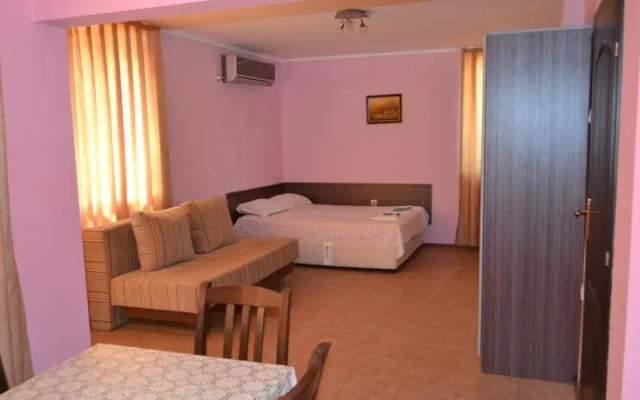 Guest house Tangra