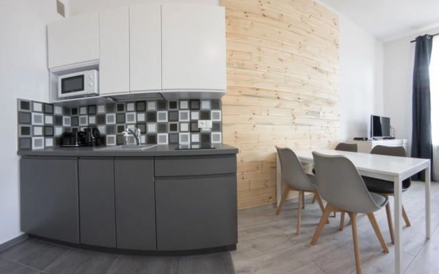 Rister Apartments