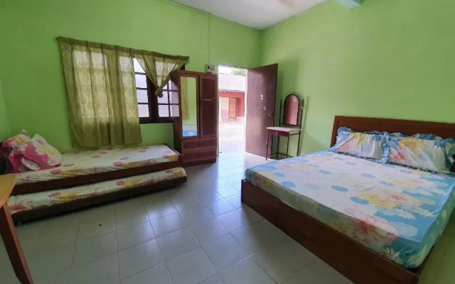 Redzwan's Beach Resort by OYO Rooms