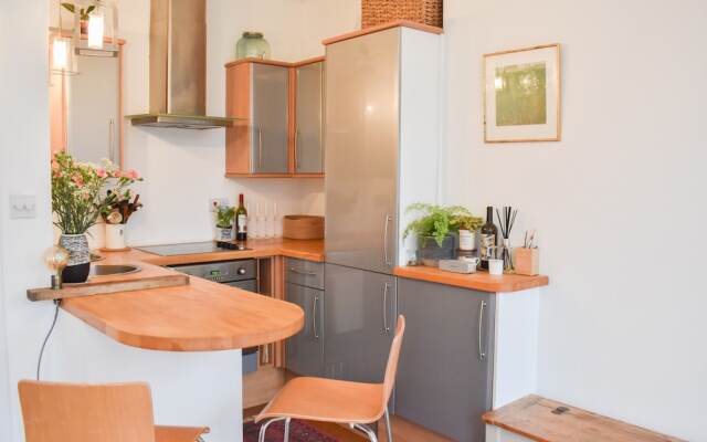 Bright 1 Bedroom Apartment in Seven Dials